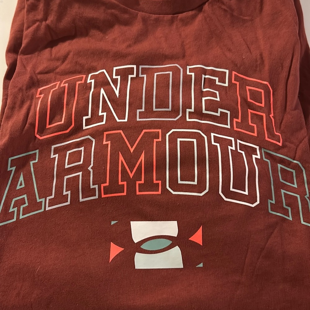 Under Armour Women’s tshirt